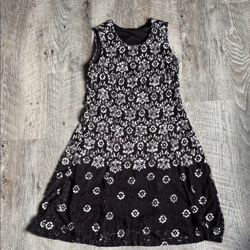 EBlack and White Floral lace Dress